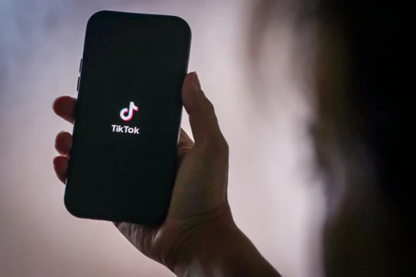 Apple and Google Bring TikTok Back to Their U.S. App Stores mr fog max air