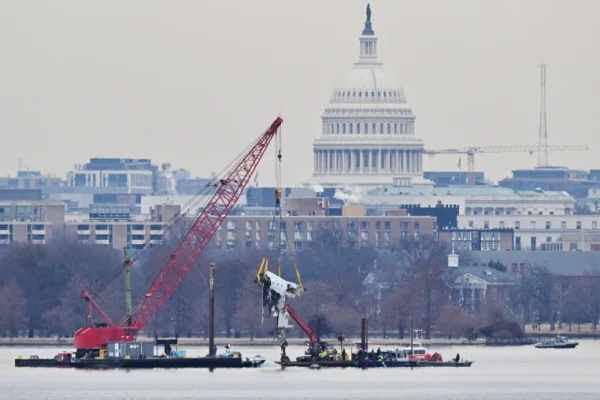Equipment Malfunction, Dropped Messages Probed in Midair Crash Near D.C.: How Safe Is Our Airspace? Raz Vape Flavors